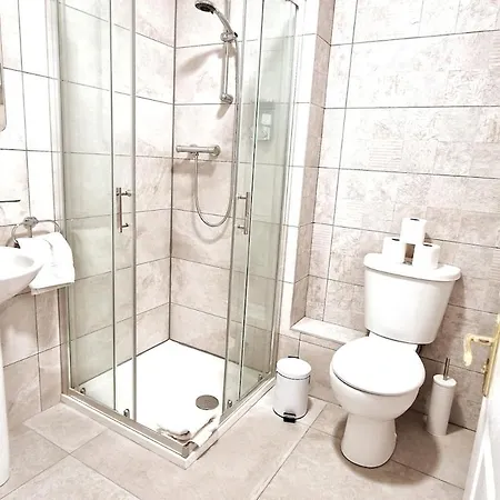 Galway's Sought After Spot Lägenhet *